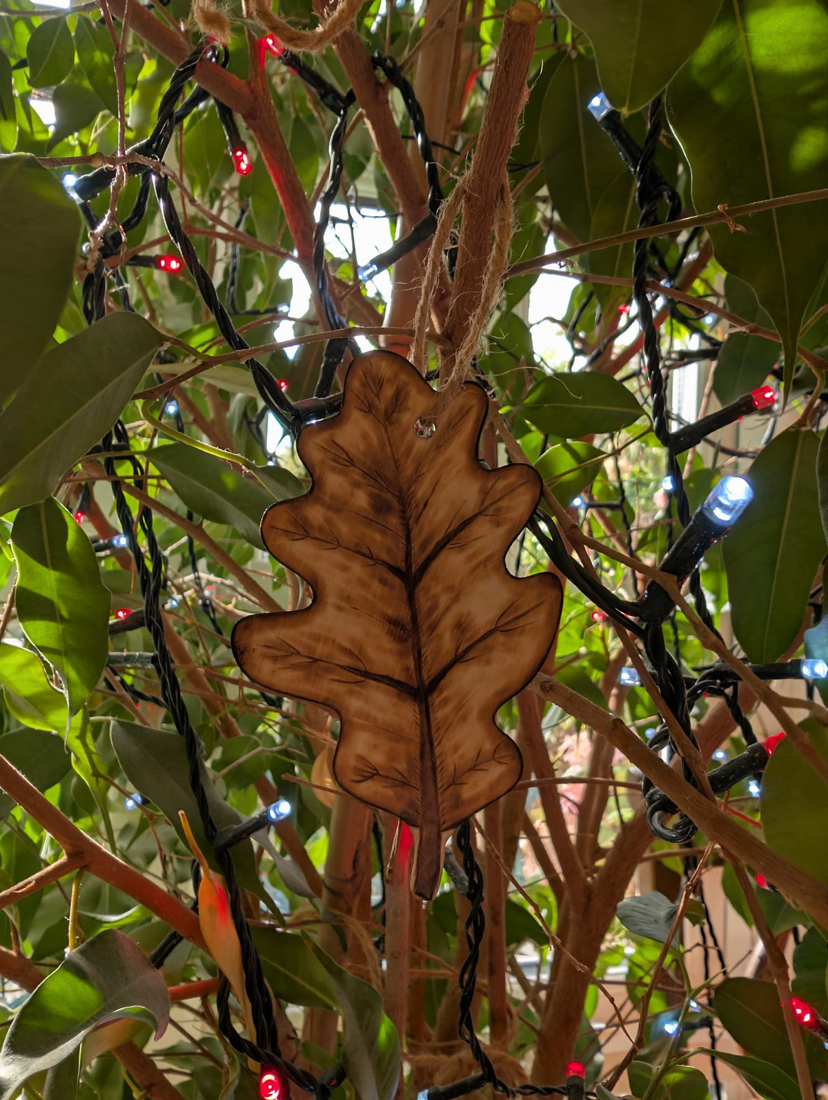 Wooden Oak Leaf Hanging Decoration