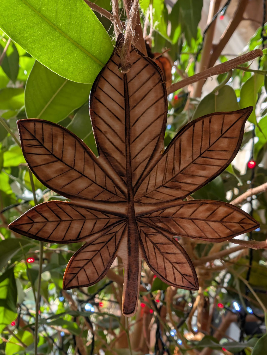 Wooden Horse Chestnut Leaf Hanging Decoration