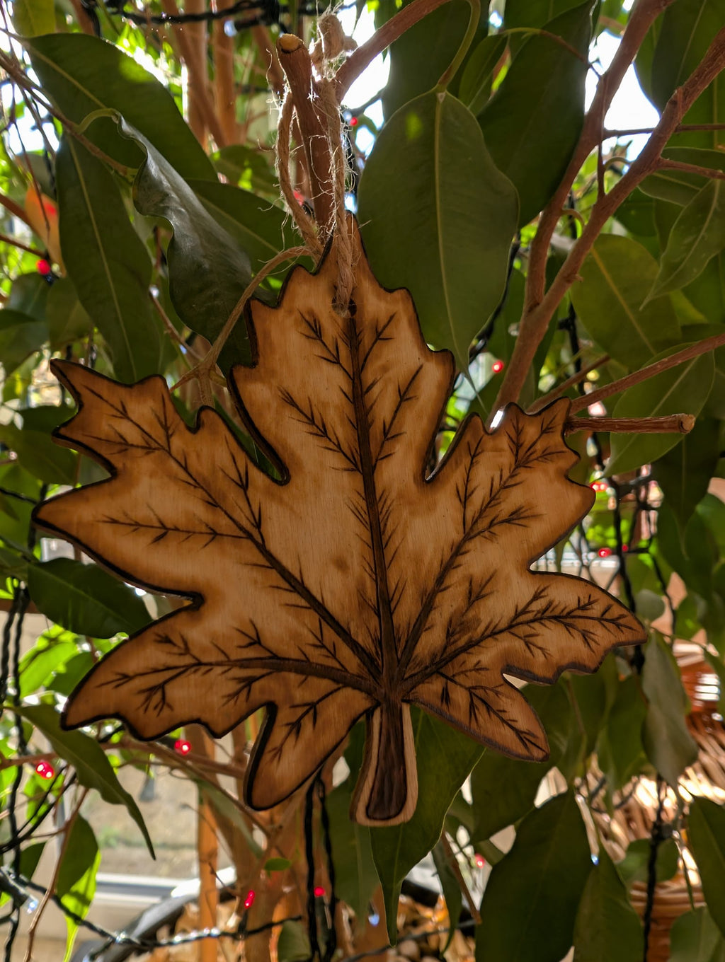 Wooden Sycamore Leaf Hanging Decoration