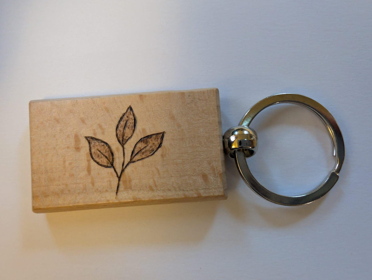 Hand Burned Botanical Wood Keyring – Pyrography Nature Keychain – Small Gift