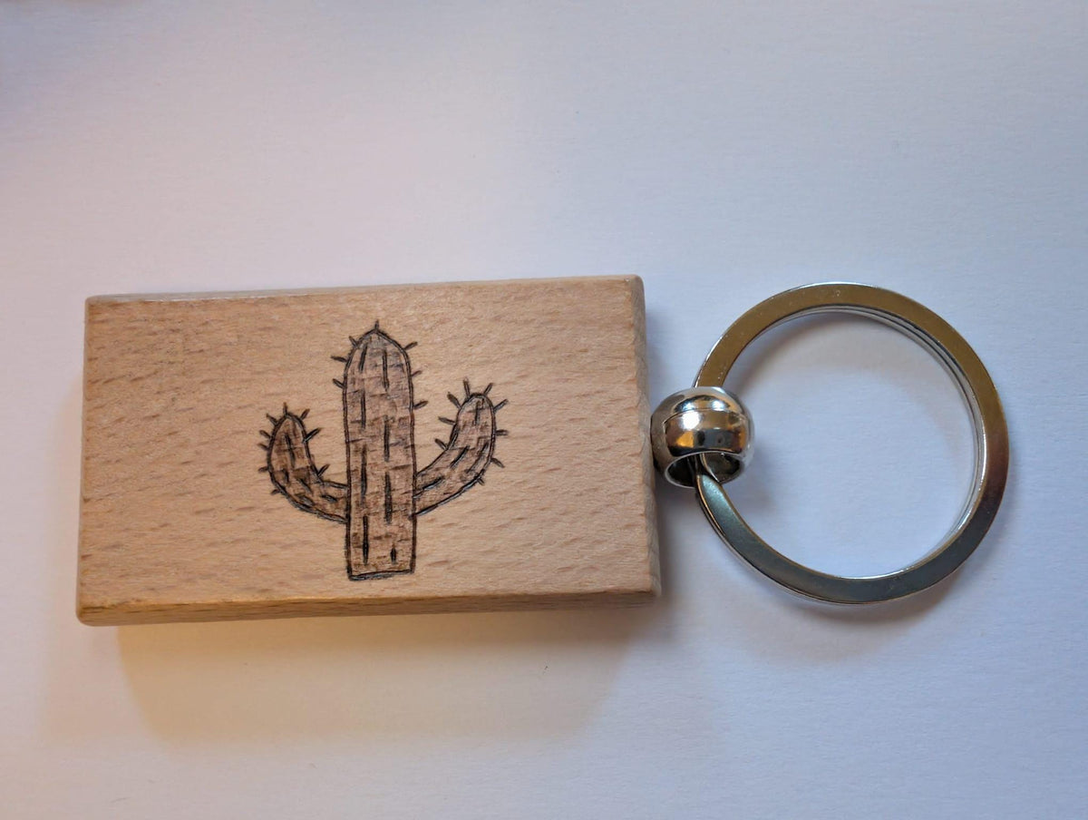 Hand Burned Botanical Wood Keyring – Pyrography Nature Keychain – Small Gift